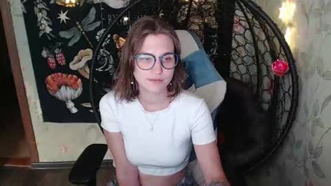 Snapshot of greenwitch9 chatting on 07-14-26, 10:21 Lina online show from 07-14-26, 10:21