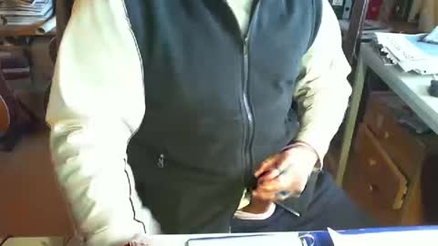 greyhounddog online show from 01-12-25, 09:40