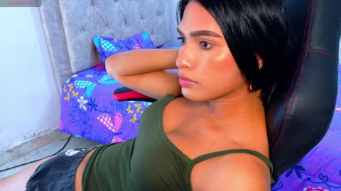 Snapshot of greys02 chatting on 04-08-26, 07:14 greys02 online show from 04-08-26, 07:14