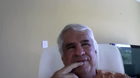 Snapshot of grisa01 chatting on 04-05-26, 02:03 grisa01 online show from 04-05-26, 02:03