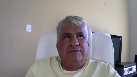 Snapshot of grisa01 chatting on 04-15-26, 01:07 grisa01 online show from 04-15-26, 01:07