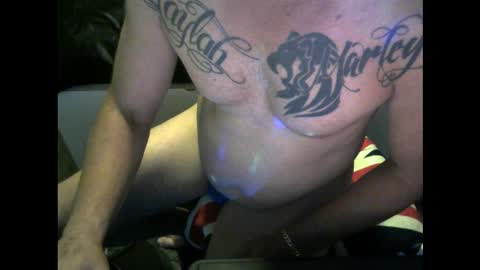 YOUNEEKWAYSTOPLEASEYOU online show from 03-04-26, 08:59