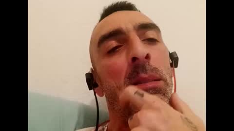 guanchoe online show from 02-11-25, 02:14