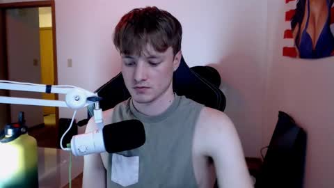 gucciboi4 online show from 02-02-25, 03:54