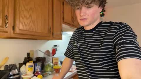 gucciboi4 online show from 01-10-26, 06:53