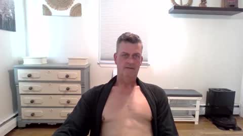 gudguy2025 online show from 05-17-26, 11:50