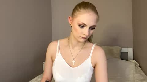 Vanessa online show from 04-12-26, 06:29