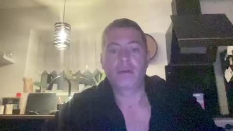 Snapshot of guil0 chatting on 09-20-25, 07:31 guil0 online show from 09-20-25, 07:31