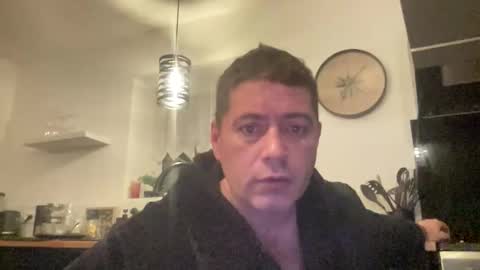 Snapshot of guil0 chatting on 01-18-26, 10:08 guil0 online show from 01-18-26, 10:08