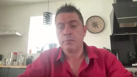 Snapshot of guil0 chatting on 02-14-26, 07:54 guil0 online show from 02-14-26, 07:54