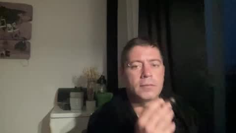 Snapshot of guil0 chatting on 07-11-26, 07:22 guil0 online show from 07-11-26, 07:22