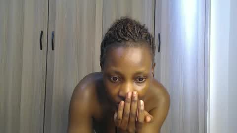 Snapshot of gulpess chatting on 06-06-26, 11:15 Miss Incredible online show from 06-06-26, 11:15