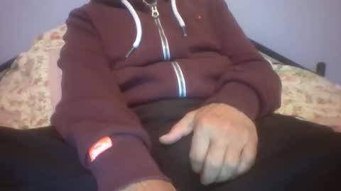 Snapshot of gunishment chatting on 11-25-25, 09:48 gunishment online show from 11-25-25, 09:48