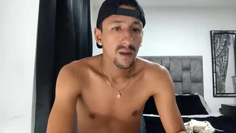 Snapshot of guykarim chatting on 12-18-25, 11:55 karim online show from 12-18-25, 11:55