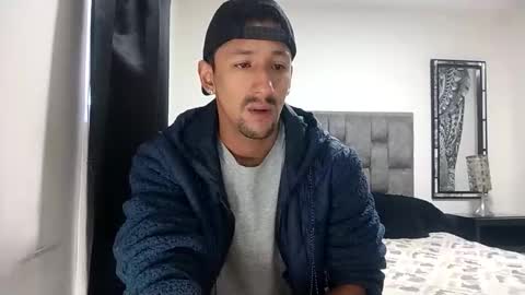 Snapshot of guykarim chatting on 01-17-26, 02:00 karim online show from 01-17-26, 02:00