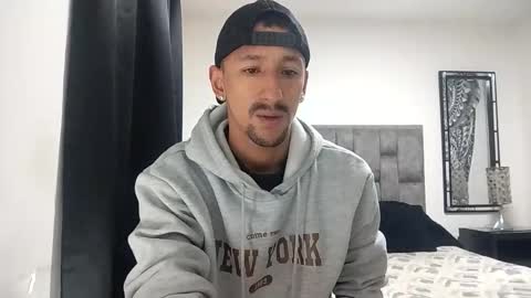 Snapshot of guykarim chatting on 02-03-26, 09:36 karim online show from 02-03-26, 09:36