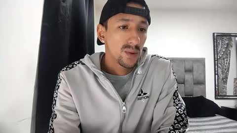 Snapshot of guykarim chatting on 02-19-26, 09:27 karim online show from 02-19-26, 09:27