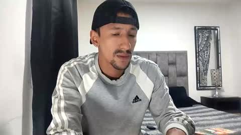 Snapshot of guykarim chatting on 03-28-26, 12:27 karim online show from 03-28-26, 12:27