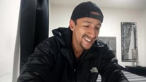 Snapshot of guykarim chatting on 04-06-26, 04:57 karim online show from 04-06-26, 04:57