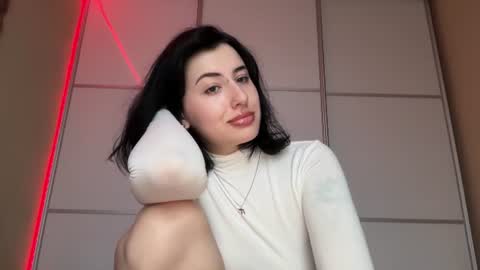 Helga online show from 06-18-26, 04:00