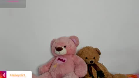 Hailey online show from 02-15-26, 01:13