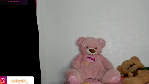 Hailey online show from 04-05-26, 12:19