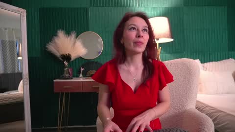 Hailey online show from 03-27-26, 04:18