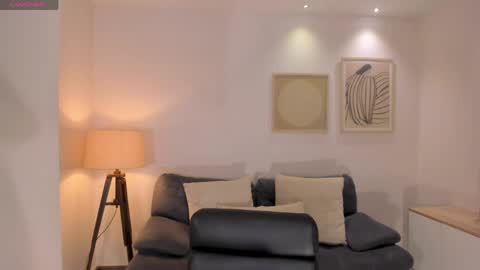 Hailey online show from 04-07-26, 12:05