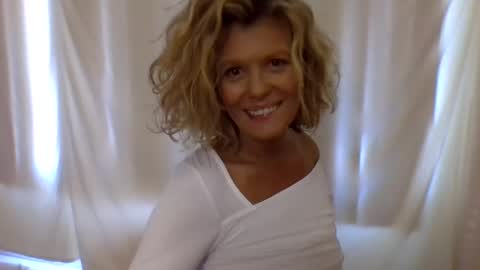 Hailey online show from 12-20-24, 10:43