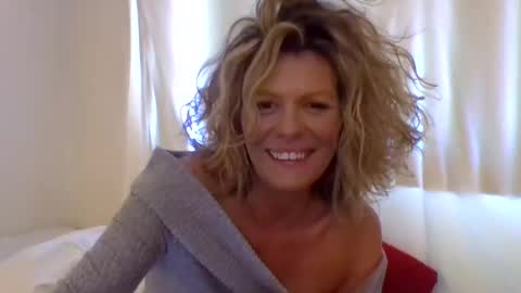 Hailey online show from 01-11-25, 09:57