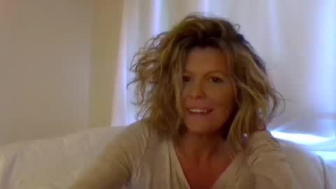 Hailey online show from 01-18-25, 12:13