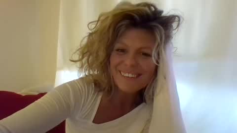 Hailey online show from 02-02-25, 11:32