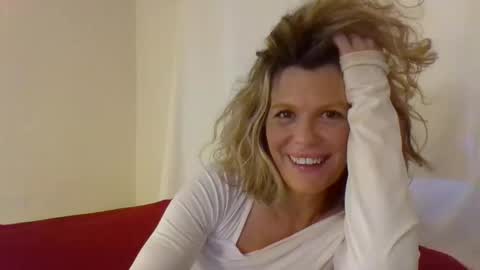 Hailey online show from 02-20-25, 01:25