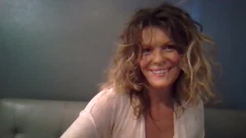 Hailey online show from 11-19-25, 09:59