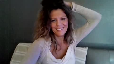 Hailey online show from 01-11-26, 07:19