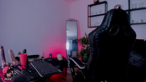 halley_ravenn online show from 05-20-26, 09:21