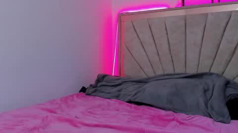 Snapshot of hana_and_zeta chatting on 02-23-26, 02:25 Hana and Zeta online show from 02-23-26, 02:25