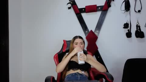 Snapshot of hana_and_zeta chatting on 04-02-26, 12:36 Hana and Zeta online show from 04-02-26, 12:36