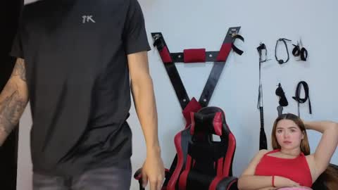 Snapshot of hana_and_zeta chatting on 04-09-26, 12:10 Hana and Zeta online show from 04-09-26, 12:10