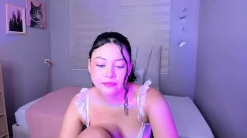 Hanna Lineros  online show from 07-28-26, 03:21