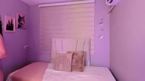 Hanna Lineros  online show from 07-30-26, 01:10