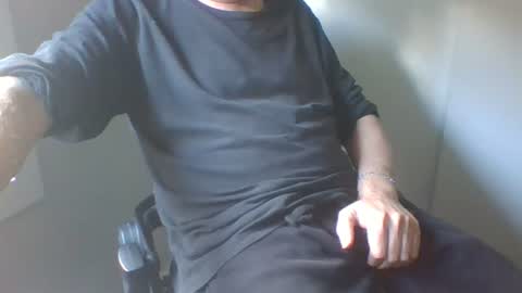 Snapshot of hand_ball_32 chatting on 07-31-26, 02:33 hand_ball_32 online show from 07-31-26, 02:33