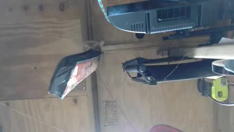 Snapshot of handiemanhere chatting on 12-08-24, 05:39 naked man online show from 12-08-24, 05:39