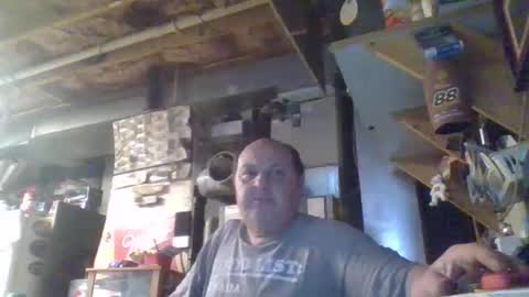 Snapshot of handiemanhere chatting on 03-29-26, 02:33 naked man online show from 03-29-26, 02:33