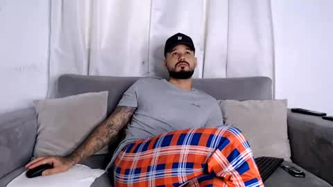 Snapshot of handsomen69 chatting on 07-15-26, 02:55 Handsomen online show from 07-15-26, 02:55