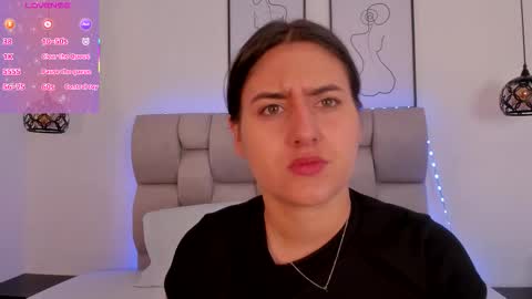 hanna__evans_ online show from 01-08-26, 11:56