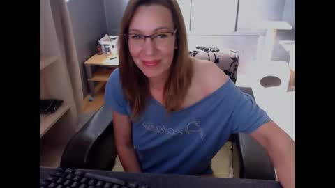 hanna_ha online show from 05-17-26, 10:44