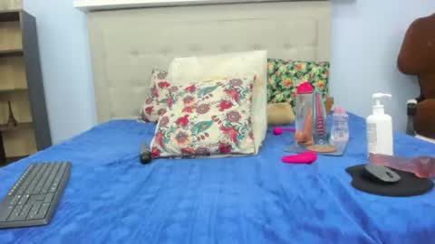 hanna_hornyx20 online show from 06-14-26, 12:52