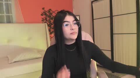 Snapshot of hanna_lee4 chatting on 03-24-26, 09:42 Hanna online show from 03-24-26, 09:42