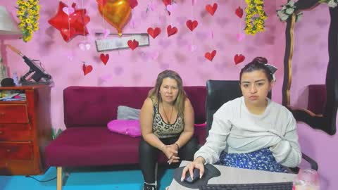 Snapshot of hanna_mature01 chatting on 02-11-26, 11:48 Hanna online show from 02-11-26, 11:48